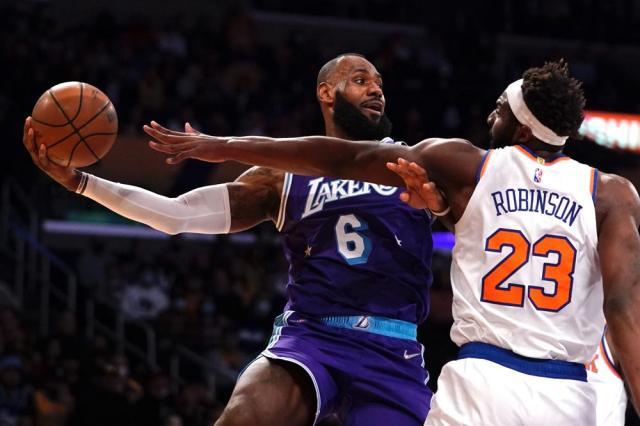 湖人阵容调整不停歇，收官和首发阵容都发生改变